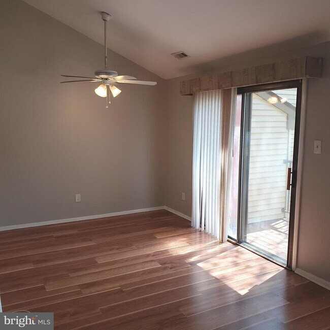 Building Photo - 102 Cypress Point Cir