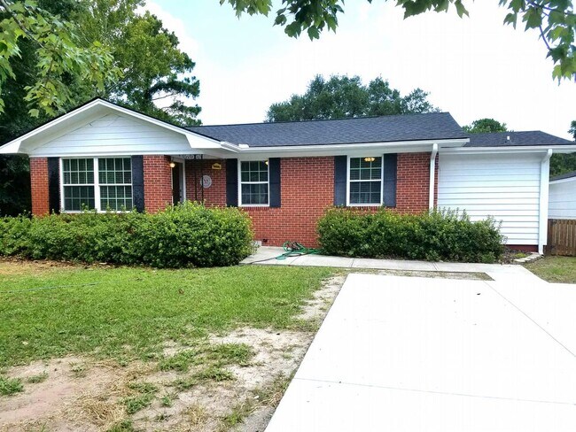 Building Photo - OAK CREST
