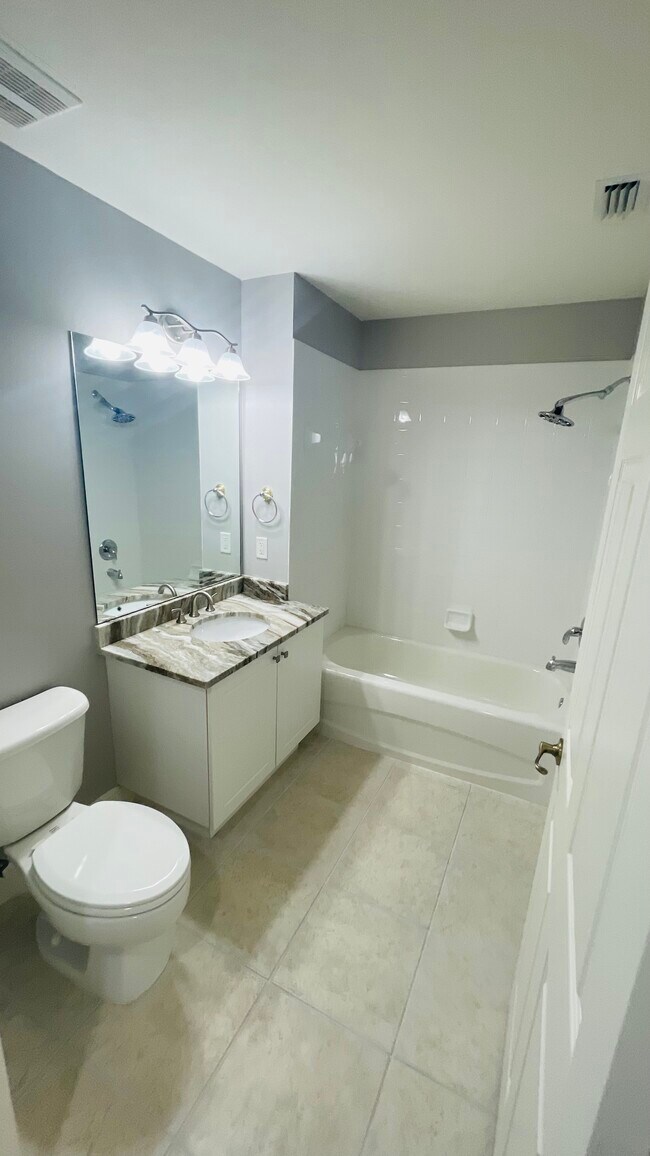 Building Photo - 1504 SW 50th St