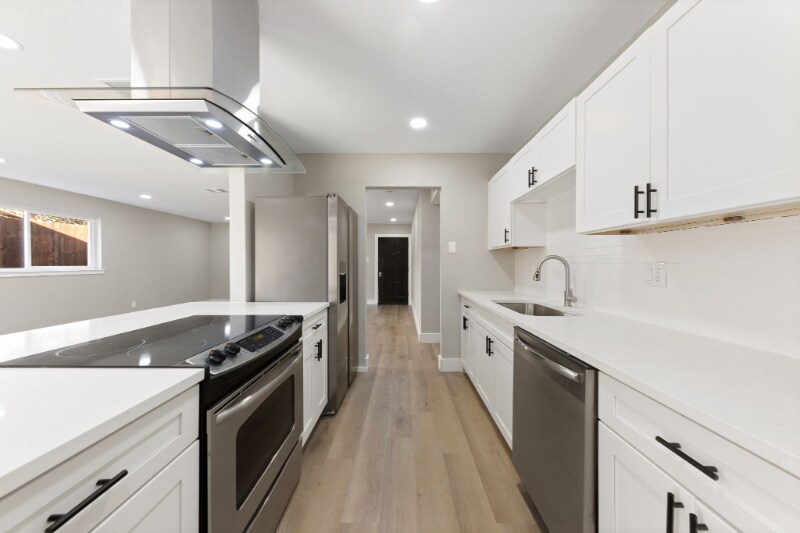 Building Photo - 605 Melrose Dr