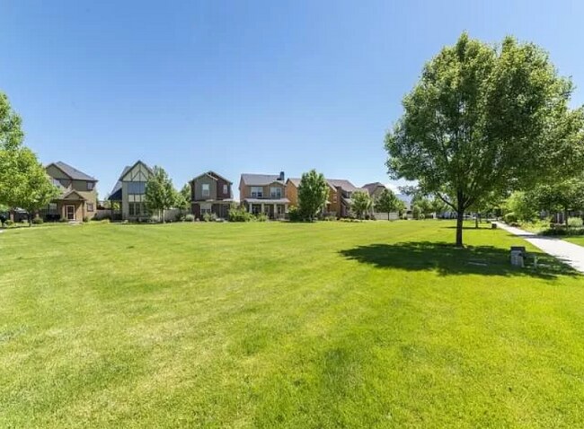 Building Photo - 10617 Topview Rd