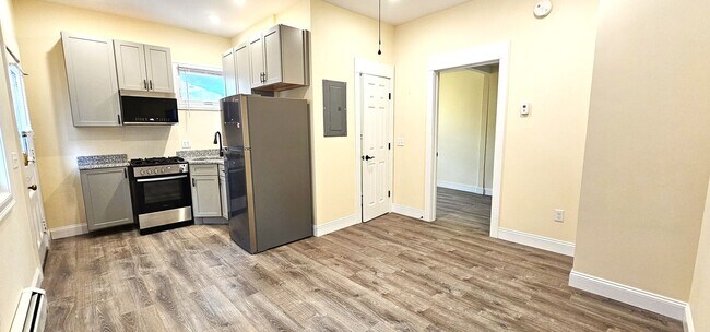 Building Photo - 207 S Union St