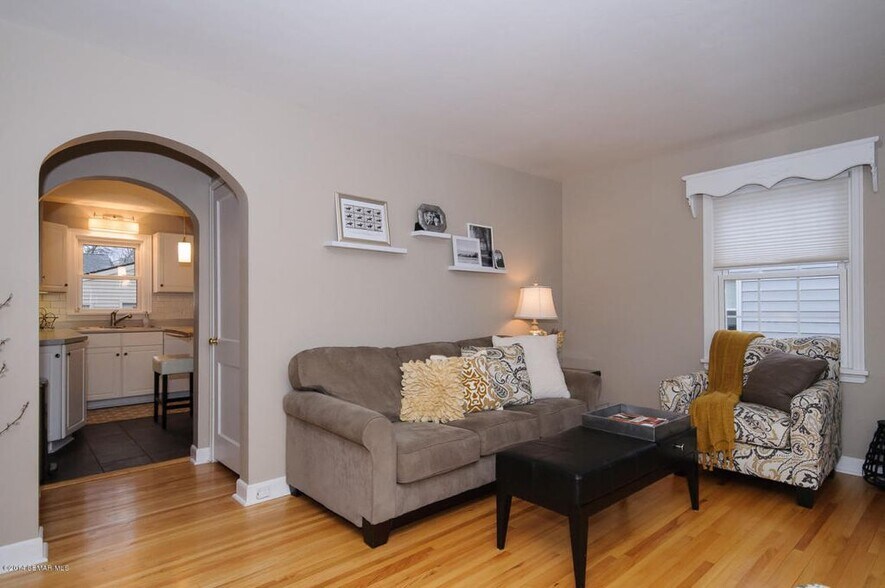Front living room with hardwood floors - 728 12th Ave NE