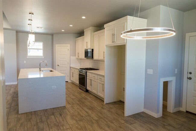 Building Photo - 306 Kirks Holw