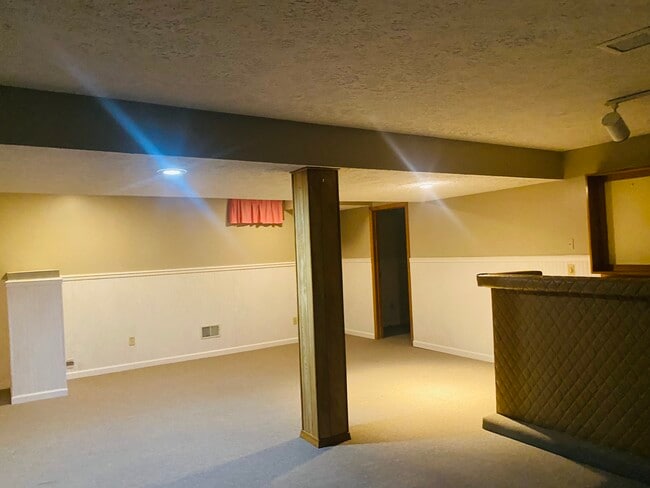 Building Photo - 473 Montvale Ln