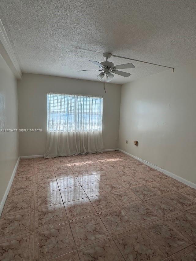 Building Photo - 400 Kings Point Dr