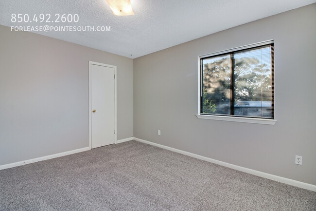 Building Photo - 23 Cape Dr NW