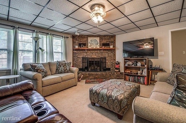 Building Photo - 4 br, 3 bath House - 4910 44th Street