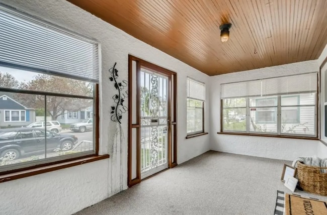 Building Photo - 3935 Fremont Ave N