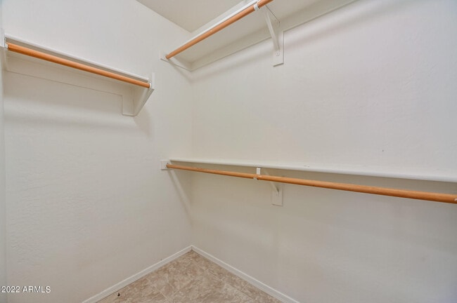 Building Photo - 2607 E Anderson Dr