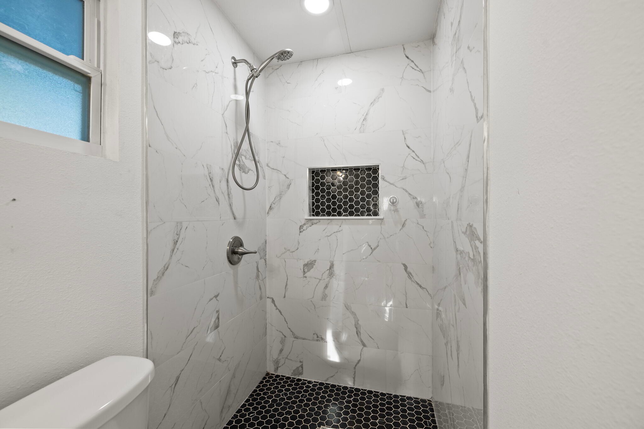 Shower - 625 35th St N