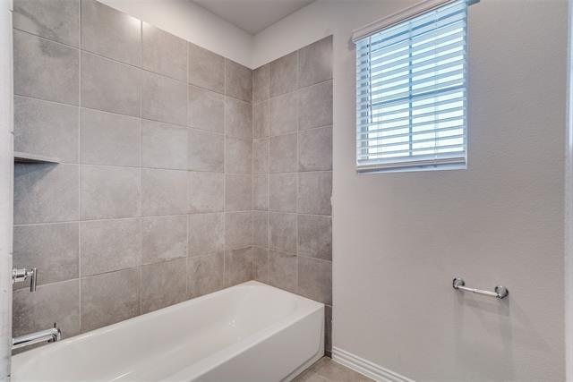 Building Photo - 10901 Tamarisk Dr