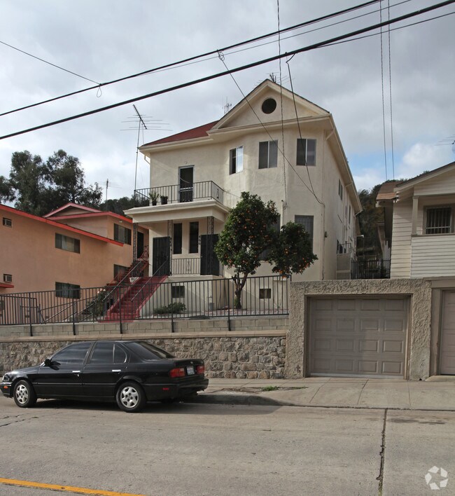 Primary Photo - 464-466 Solano Ave