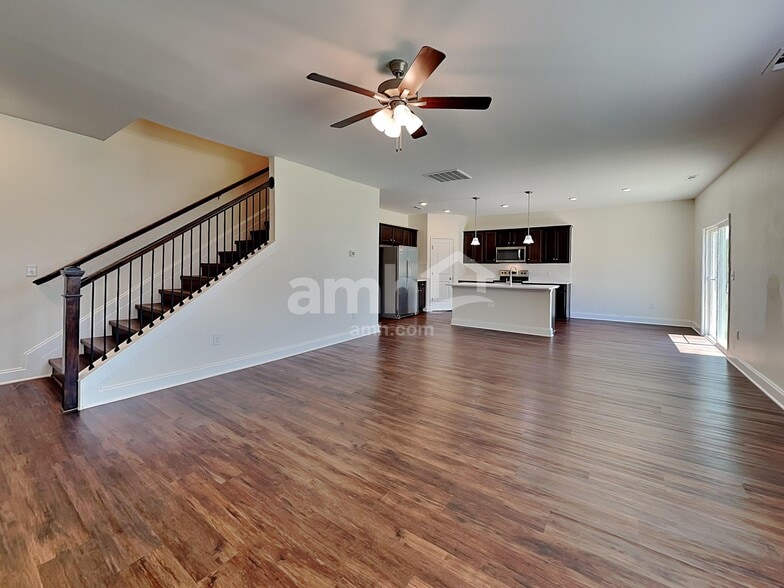 Building Photo - 5223 Valor Dr