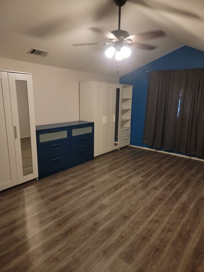 Building Photo - 7122 Pharaoh Dr