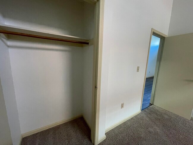 Building Photo - 521 Pine St