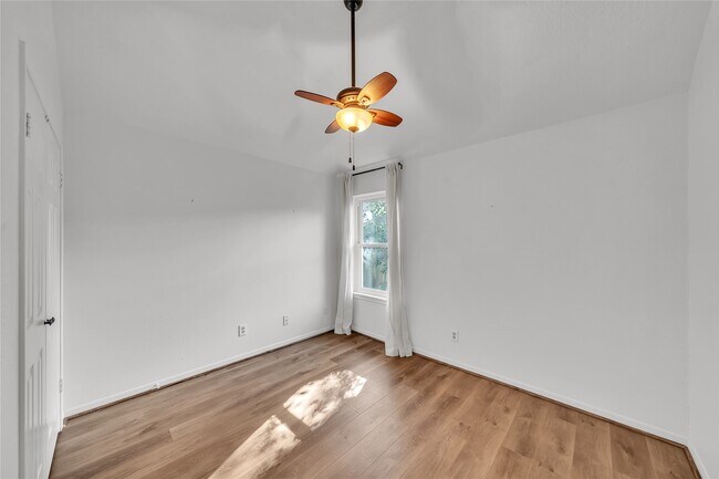 Building Photo - 16531 Tranquil Dr