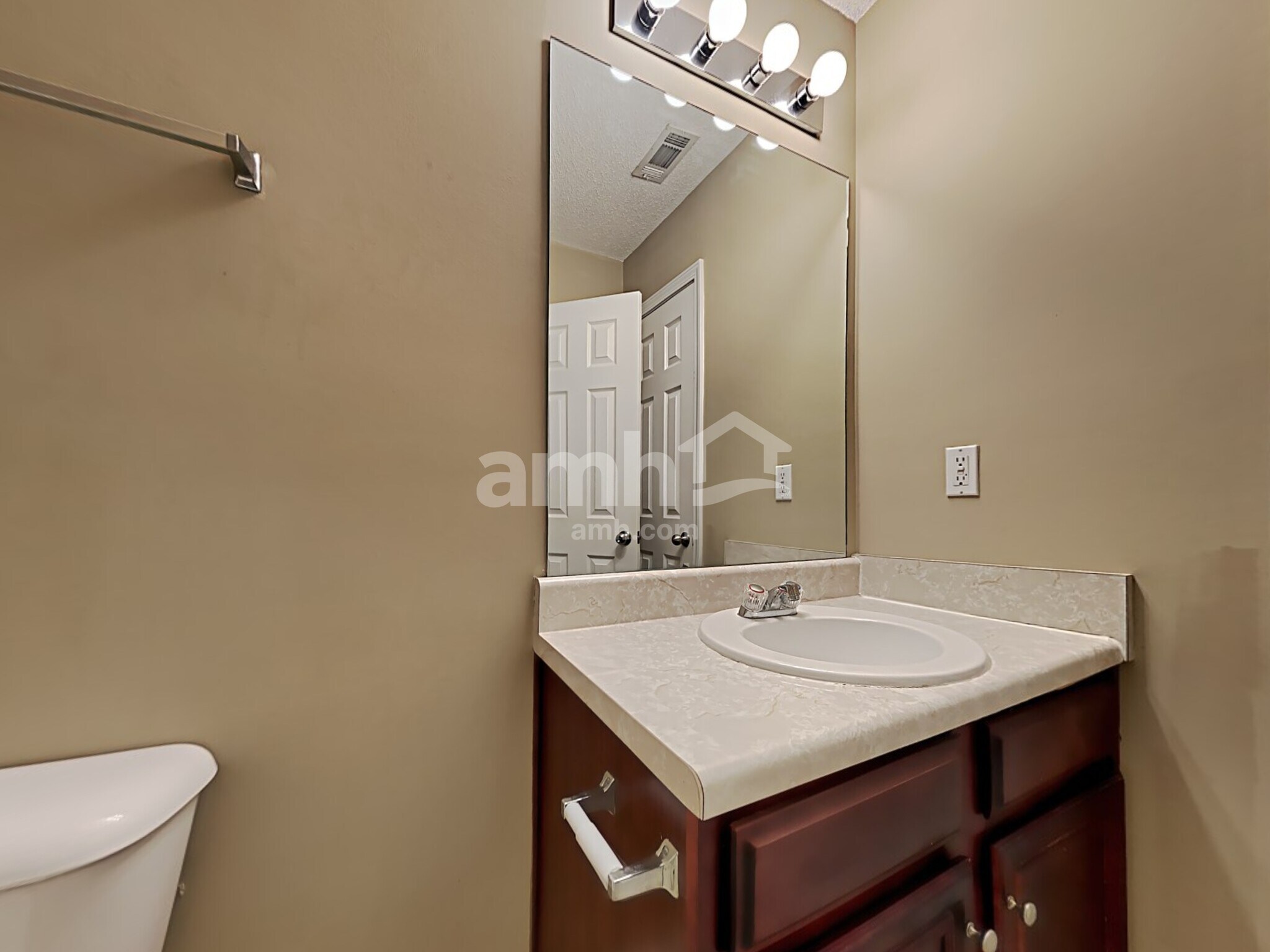 Building Photo - 369 Hidden Creek Ln