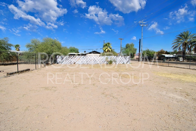 Building Photo - Charming 2-bedrooms, 1-bath home in the he...