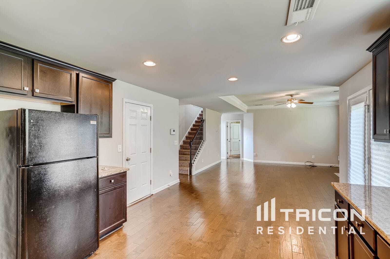 Building Photo - 2737 Cove View Ct SE