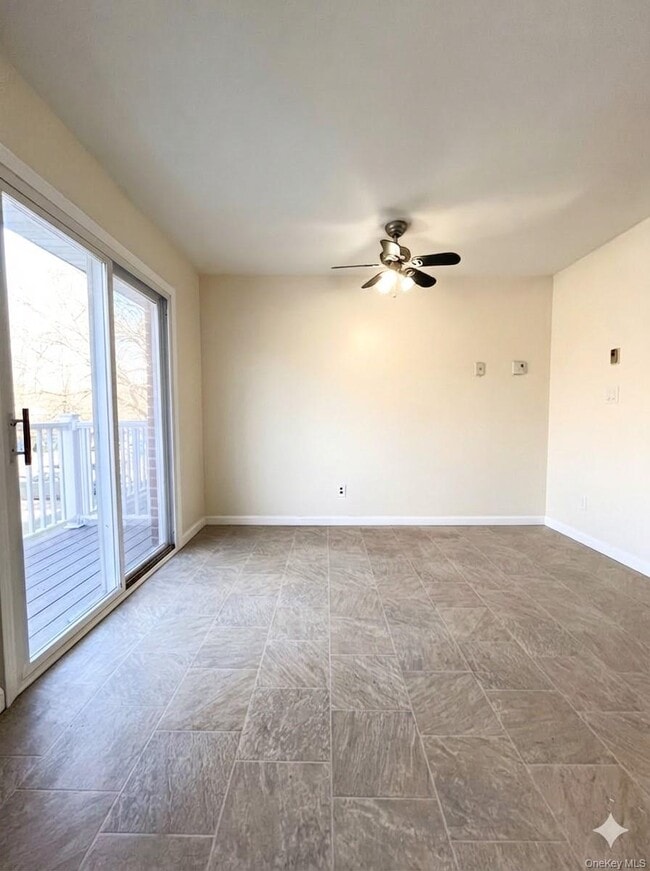 Building Photo - 5 Wildwood Dr