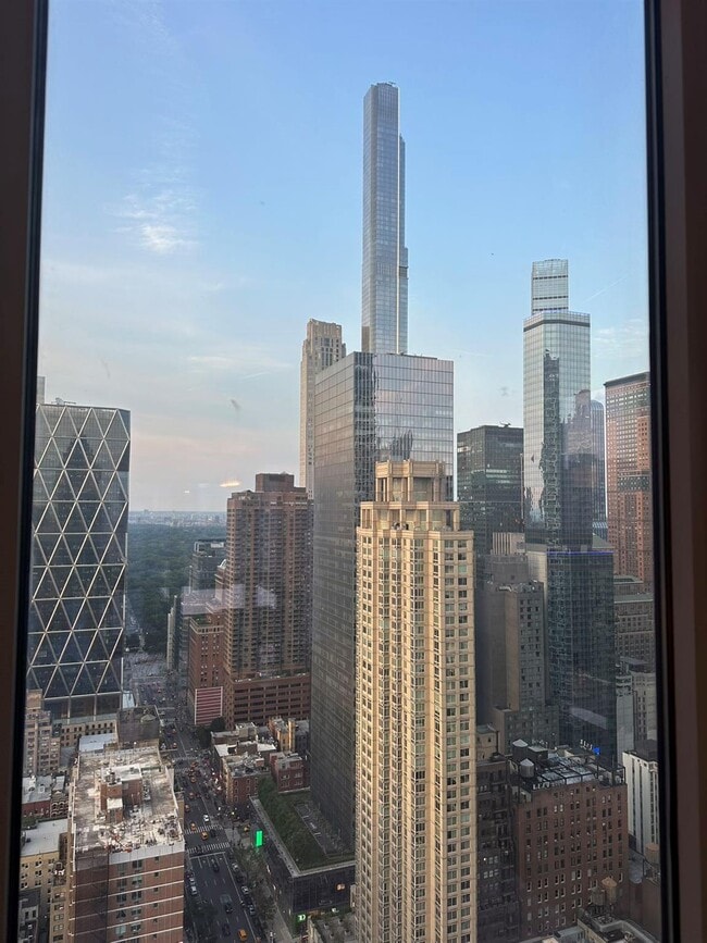 Building Photo - 310 W 52nd St