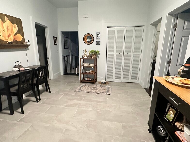 Building Photo - 85 Leonard Ave