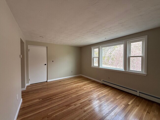 Building Photo - 60 Bates Ave