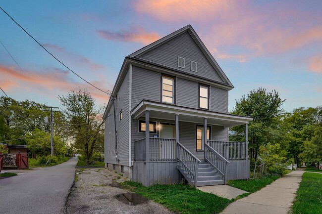 Primary Photo - 515 George Ave