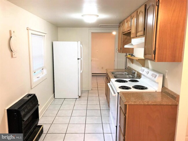 Building Photo - 139 Wilson St