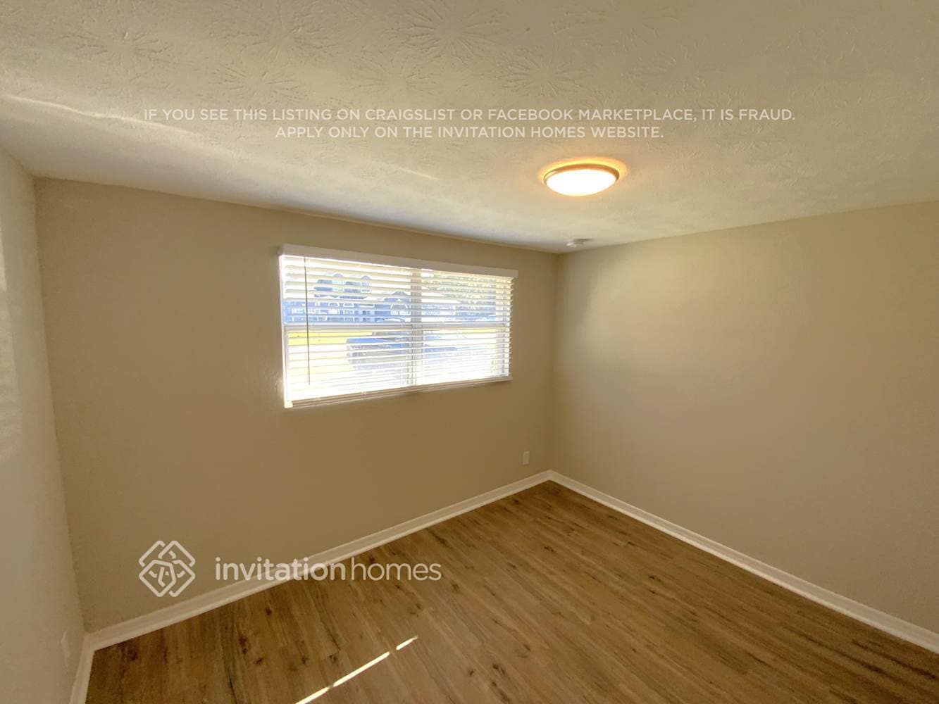 Building Photo - 8812 Camphor Dr