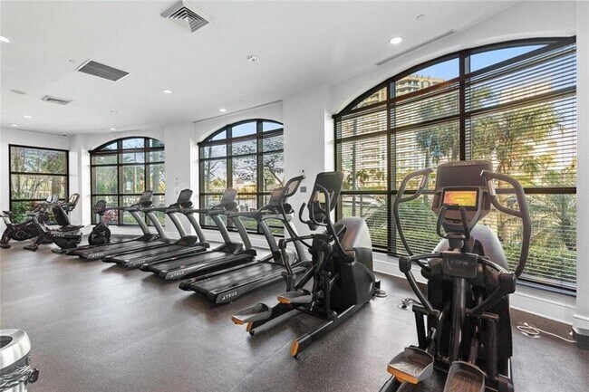 Building Photo - 600 W Las Olas Blvd