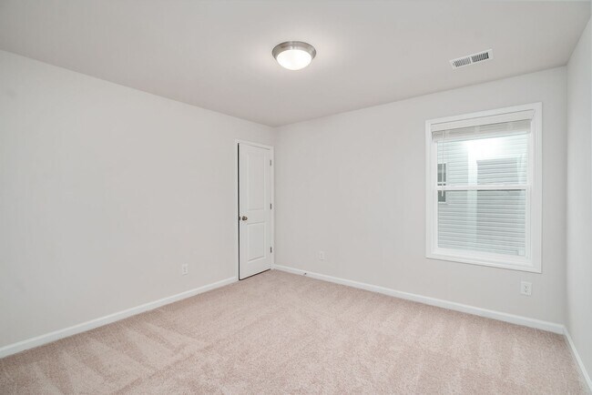 Building Photo - 775 Justify Lp