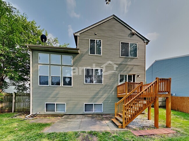 Building Photo - 9921 Bedford Dr