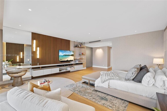 Building Photo - 5242 Fisher Island Dr