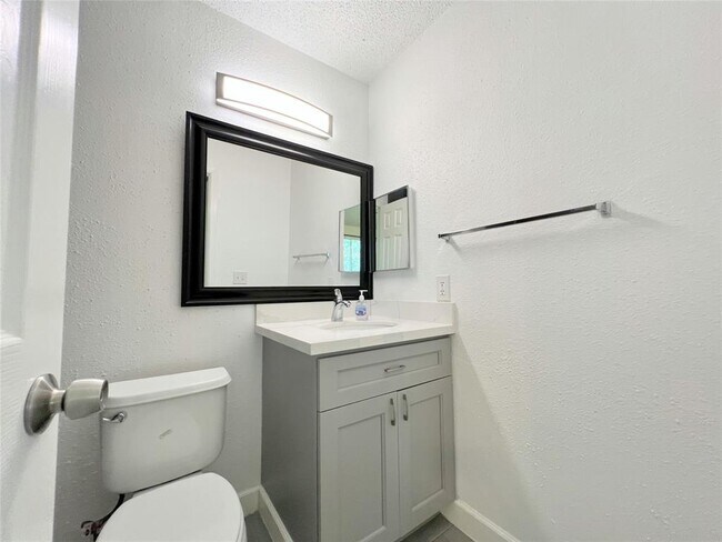 Building Photo - 3107 E Heatherock Cir