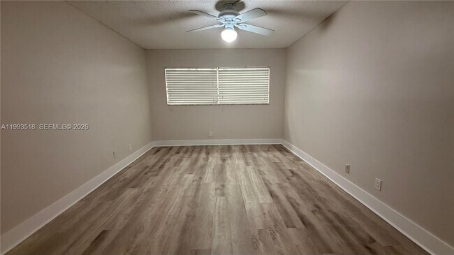 Building Photo - 7897 Golf Cir Dr