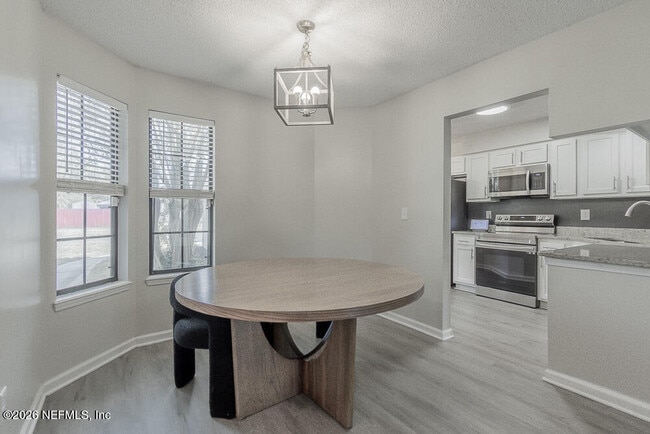 Building Photo - 8755 Huntington Woods Cir N