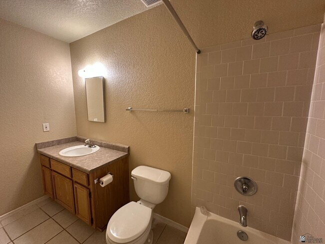 Building Photo - 11387 E 26th St