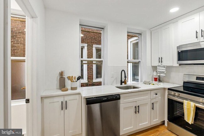 Building Photo - 4441 Spruce St
