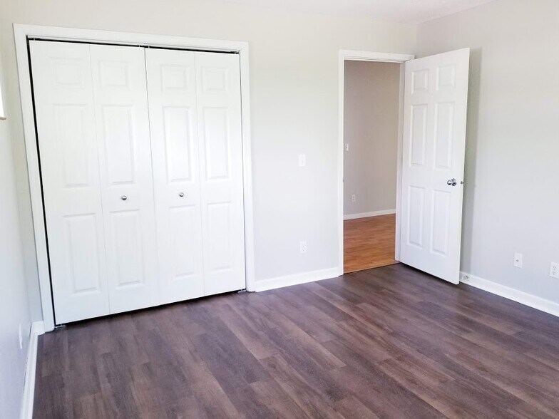 Building Photo - 1230 Murray St NE #5