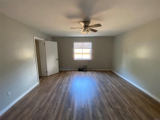 Building Photo - 2440 Price St