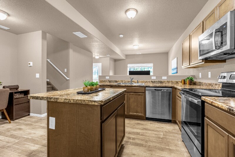 Building Photo - 7684 Sand Lake Heights