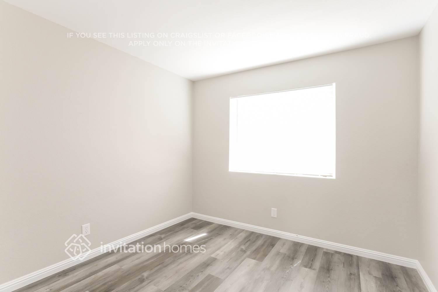 Building Photo - 1400 Desert Hills Dr