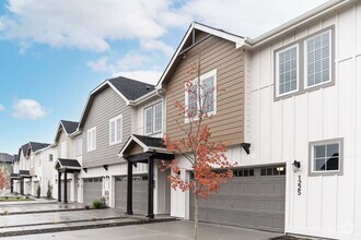 Building Photo - Townhomes at Bent Rock