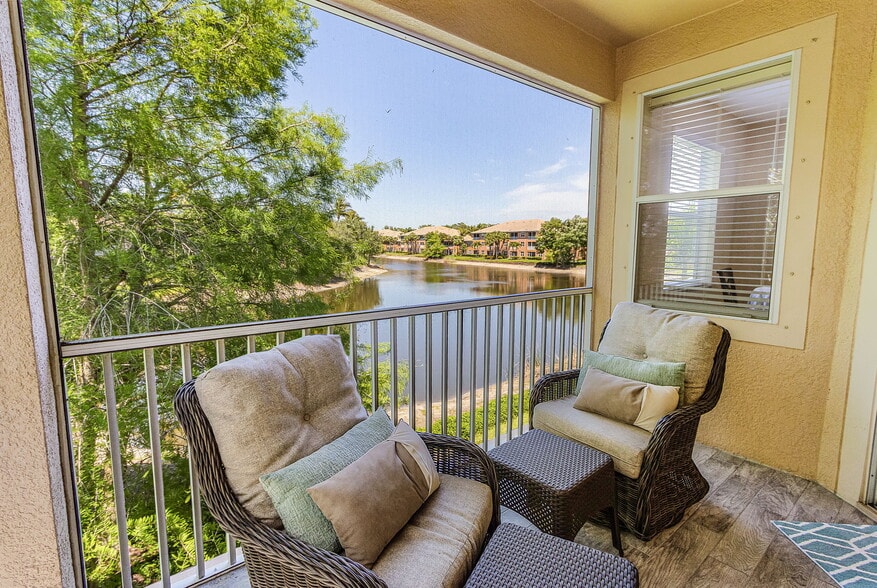 Building Photo - 9651 Spanish Moss Way