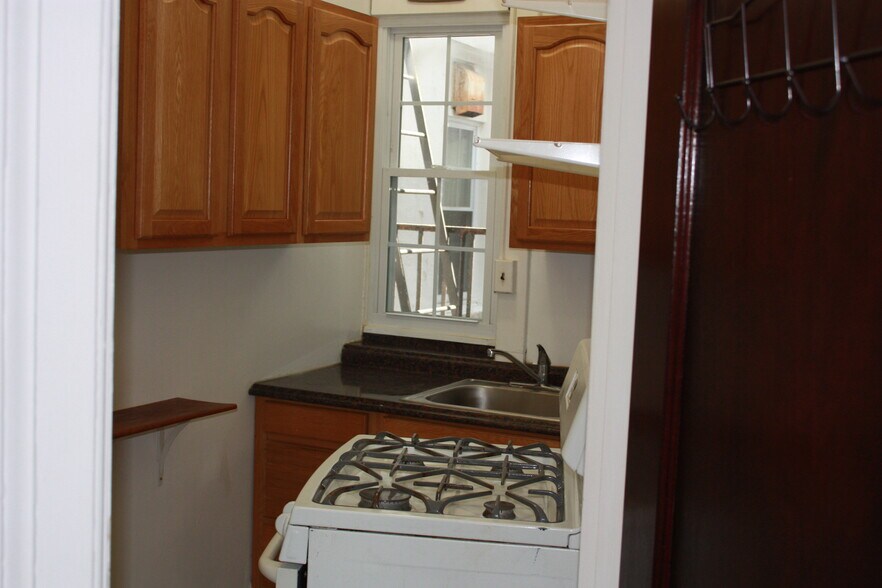 Building Photo - 3409 Greenway