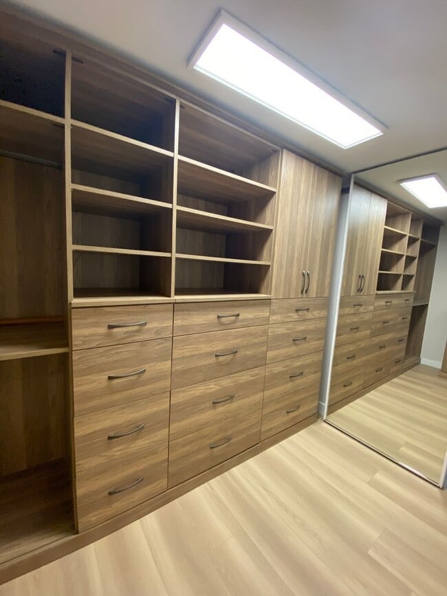 Building Photo - 2414-18 Monroe Ave