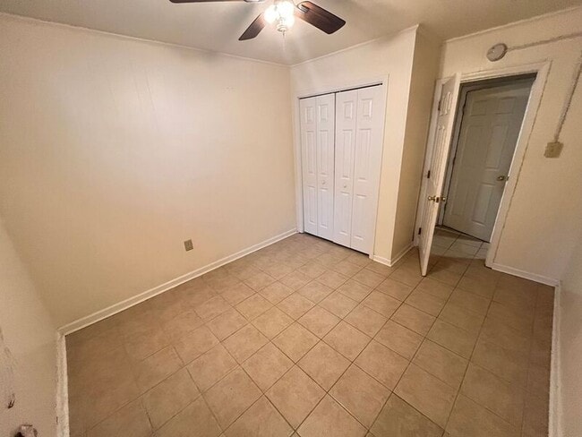 Building Photo - 3245 Ivanhoe Street