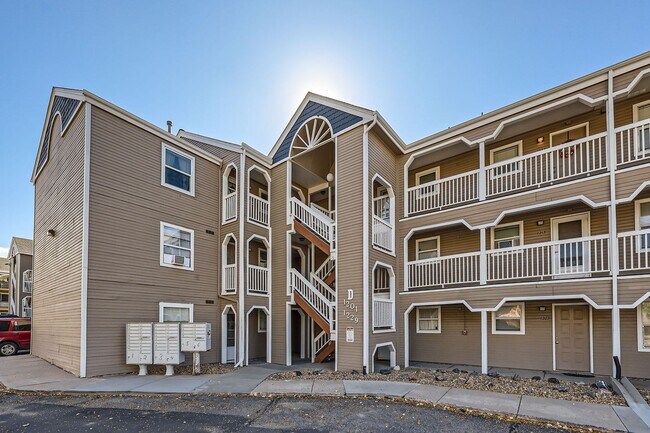 Building Photo - Must see 2 Bedroom 1 Bath in Castle Rock!!!